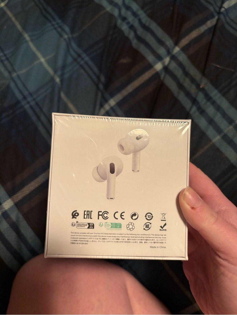 White True Wireless Earbud Headphones with ANC - Picture 3 of 6